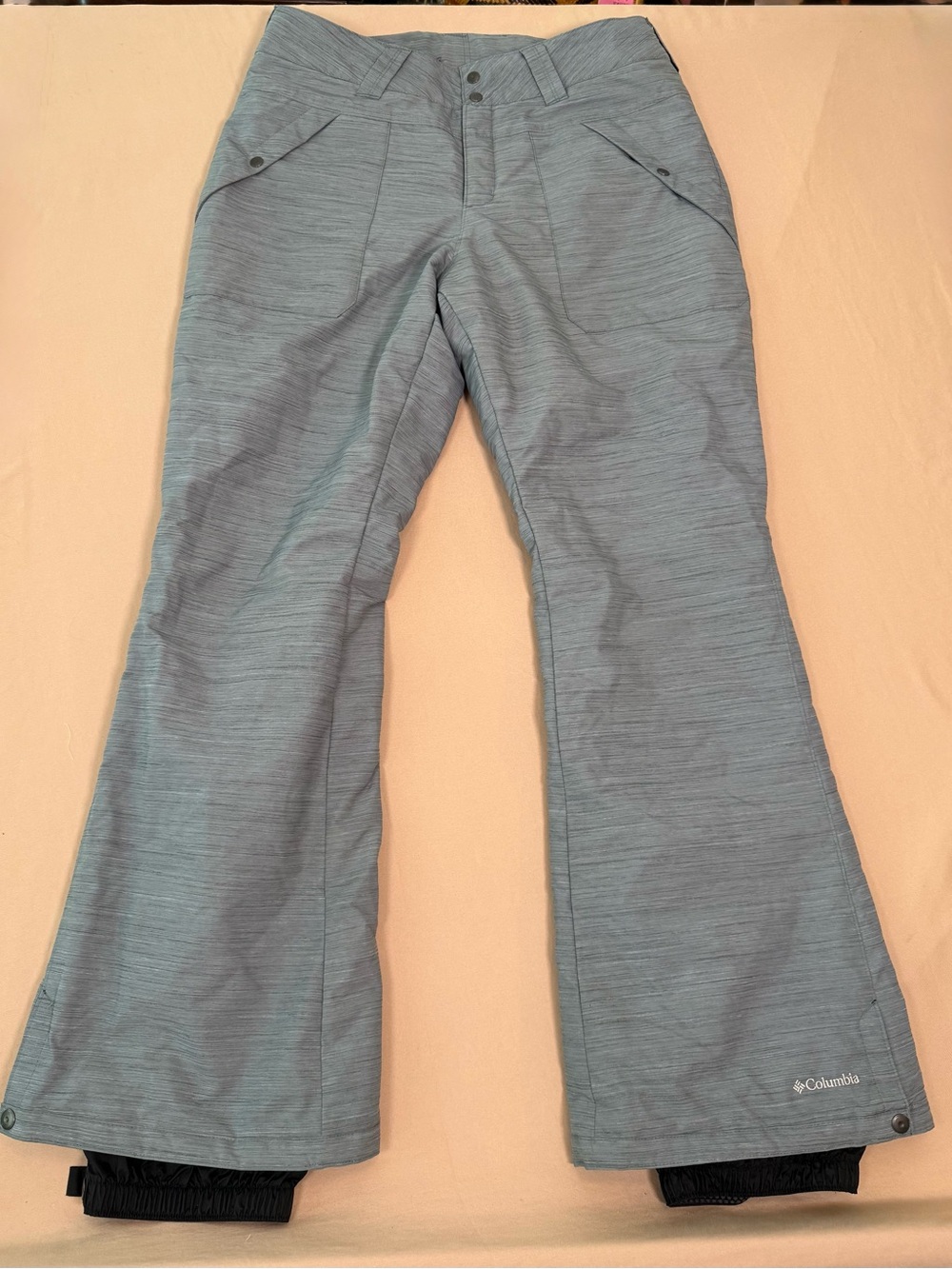 Columbia Women's Light Gray Insulated Ski/Snow Pants, Size Large.